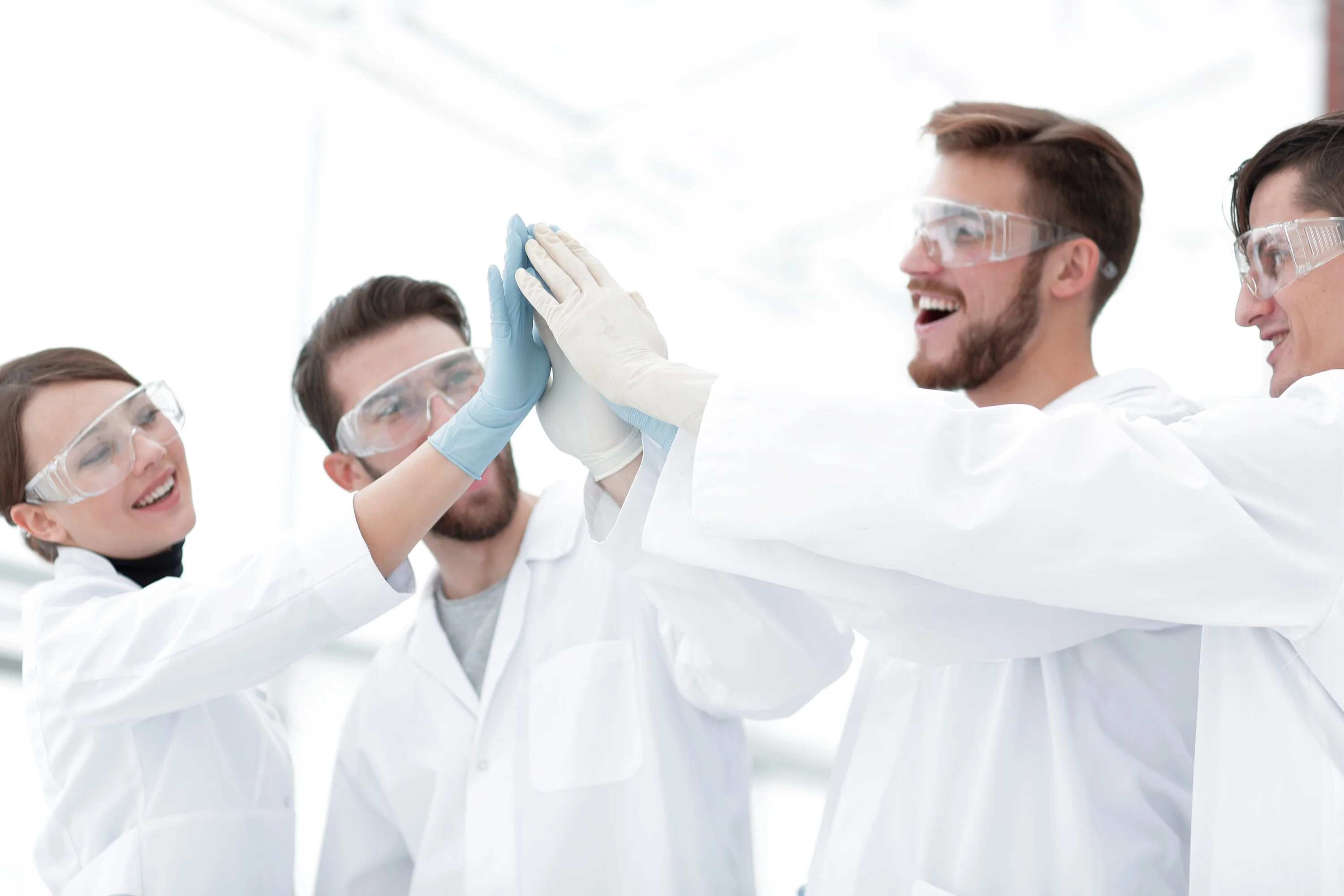 COLOURBOX32790670_Lab.jpg