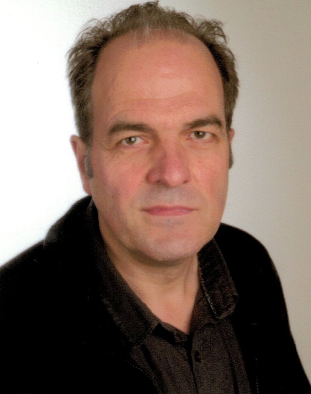 Prof. Dr. Lukas Schreiber